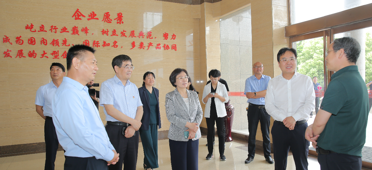 省总工会到我县开展“工会进万家”调研走访慰问活动(图2)