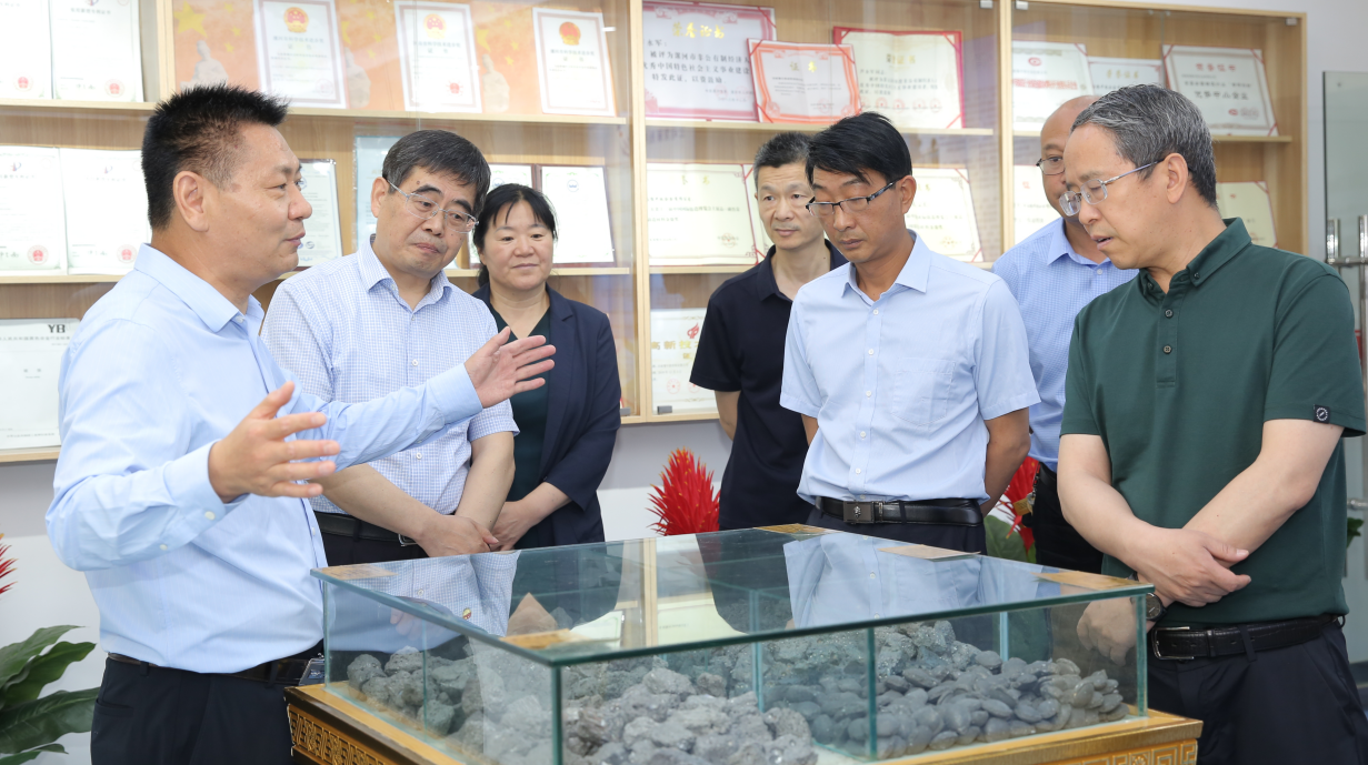 省总工会到我县开展“工会进万家”调研走访慰问活动(图4)