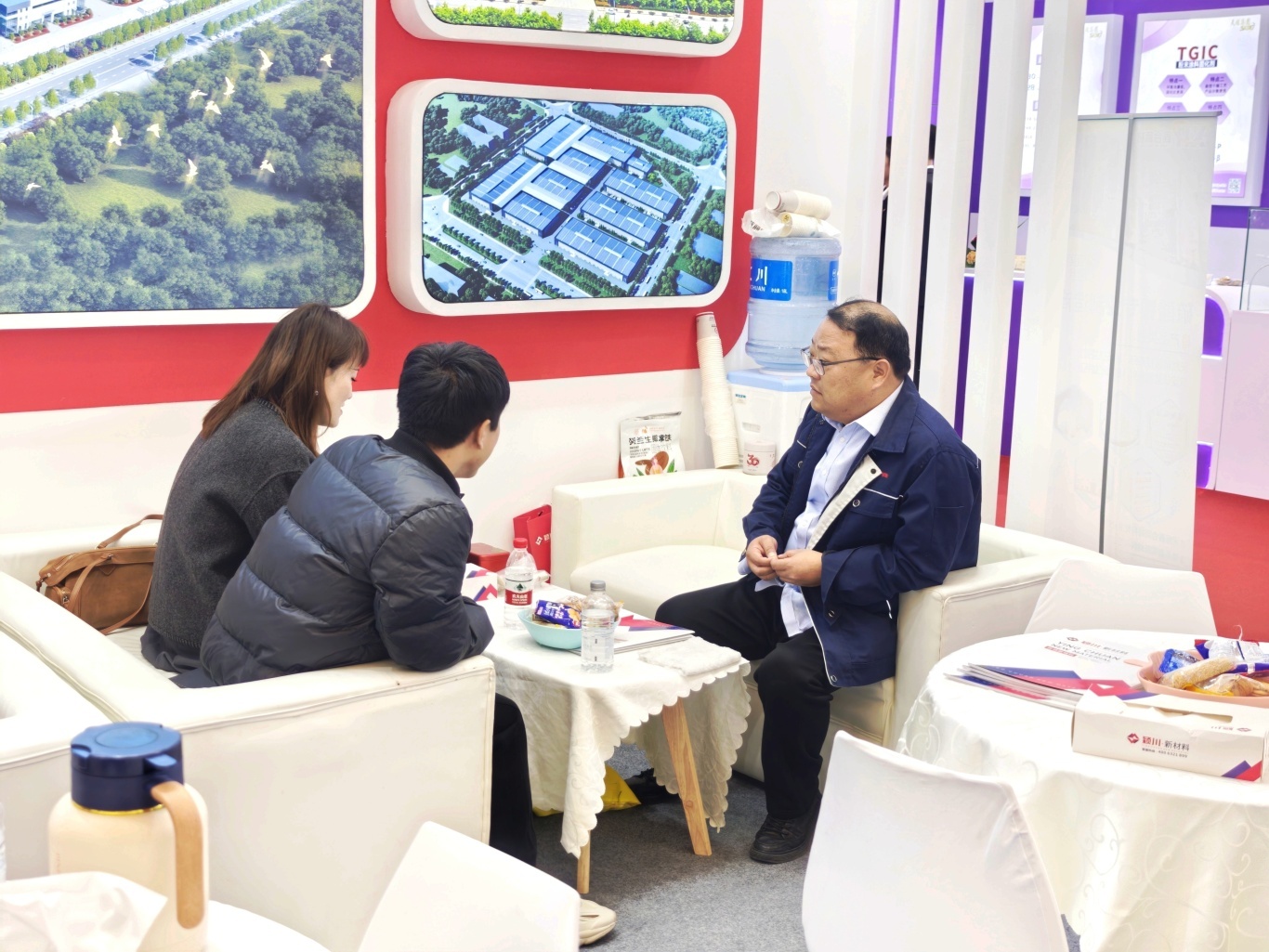 盛会收官,合作启新 | 颍川新材料2025中国国际涂料展圆满落幕(图22) 盛会收官,合作启新 | 颍川新材料2025中国国际涂料展圆满落幕(图22)